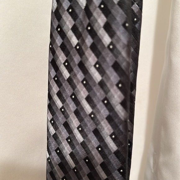 Shirt with tie - Picture 2 of 4